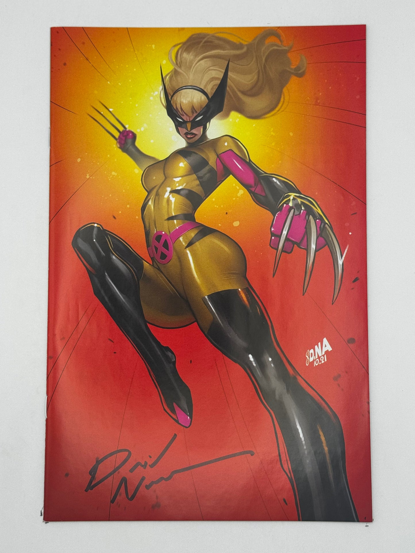 [Signed by David Nakayama] SHE-HULK 2 UNKNOWN COMICS DAVID NAKAYAMA WHATNOT EXCLUSIVE VIRGIN VAR (11/30/2022)